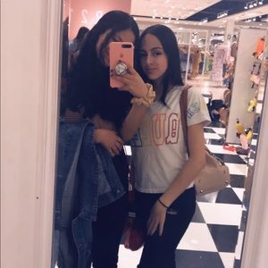 Meet your Posher, Carolina